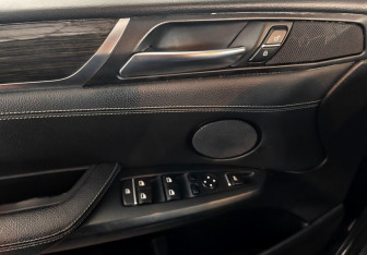 Подержанный автомобиль BMW X3 2015 года (17 фото)