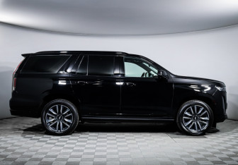 Подержанный автомобиль Cadillac Escalade Suv 2022 года (4 фото)