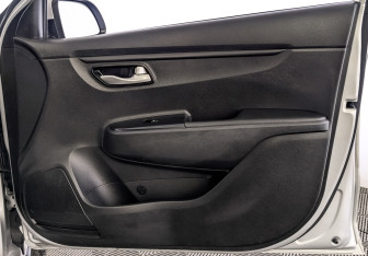 Подержанный автомобиль Kia Rio Hatchback 2021 года (23 фото)