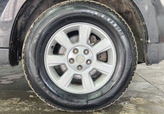 Подержанный автомобиль Mazda Tribute 2007 года (16 фото)