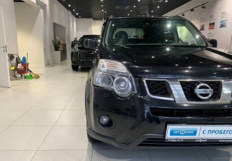 Подержанный автомобиль Nissan X-Trail 2013 года (8 фото)
