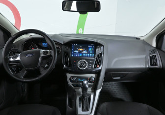 Подержанный автомобиль Ford Focus Hatchback 2012 года (8 фото)
