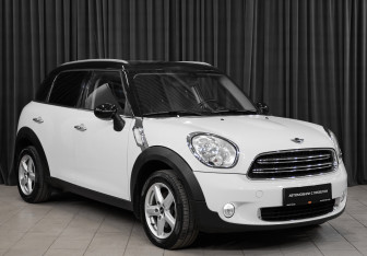 Подержанный автомобиль MINI Countryman 2015 года (3 фото)