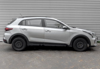 Подержанный автомобиль Kia Rio Hatchback 2021 года (4 фото)