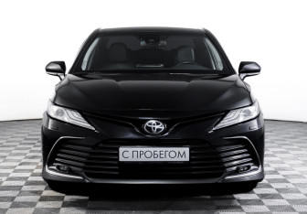 Подержанный автомобиль Toyota Camry Sedan 2021 года (2 фото)