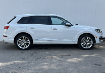 Подержанный автомобиль Audi Q7 2017 года (4 фото)