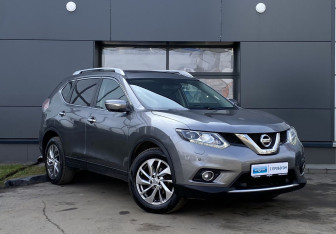 Подержанный автомобиль Nissan X-Trail 2017 года (3 фото)
