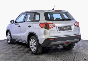 Подержанный автомобиль Suzuki Vitara 2016 года (7 фото)