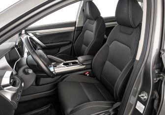 Подержанный автомобиль Geely Coolray 2023 года (20 фото)