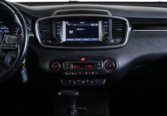 Подержанный автомобиль Kia Sorento 2019 года (14 фото)