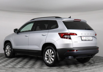 Подержанный автомобиль Skoda Karoq 2020 года (7 фото)