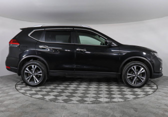 Подержанный автомобиль Nissan X-Trail 2018 года (4 фото)