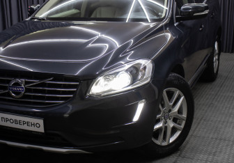 Подержанный автомобиль Volvo XC60 2017 года (21 фото)