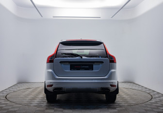 Подержанный автомобиль Volvo XC60 2013 года (6 фото)