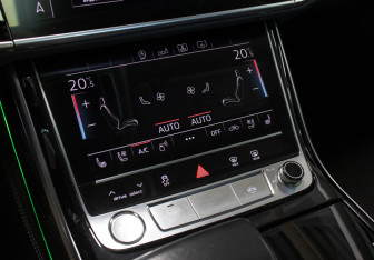 Подержанный автомобиль Audi A8 2019 года (18 фото)