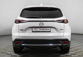 Подержанный автомобиль Mazda CX-9 2017 года (6 фото)