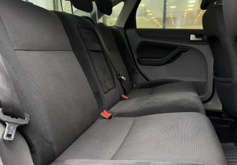 Подержанный автомобиль Ford Focus Sedan 2008 года (12 фото)