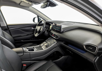 Подержанный автомобиль Hyundai Santa Fe 2022 года (11 фото)