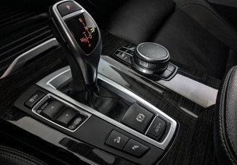 Подержанный автомобиль BMW X4 2017 года (21 фото)