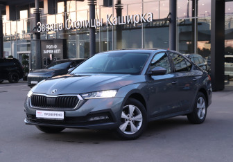 Подержанный автомобиль Skoda Octavia Liftback 2021 года (19 фото)