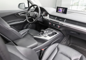 Подержанный автомобиль Audi Q7 2016 года (9 фото)