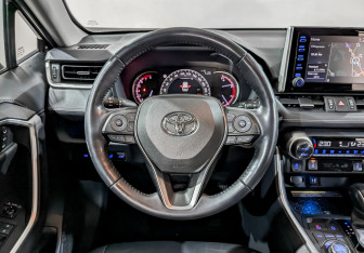 Подержанный автомобиль Toyota RAV4 2019 года (23 фото)