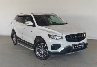 Подержанный автомобиль Geely Atlas Pro 2022 года (3 фото)