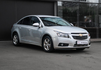 Подержанный автомобиль Chevrolet Cruze Sedan 2012 года (3 фото)