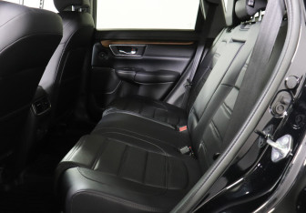 Подержанный автомобиль Honda CR-V 2017 года (12 фото)