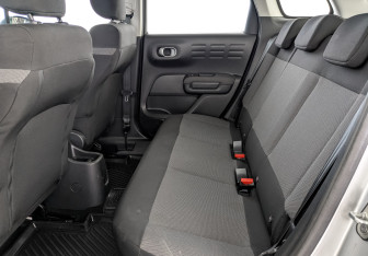 Подержанный автомобиль Citroen C3 Aircross 2018 года (18 фото)