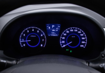 Подержанный автомобиль Hyundai Solaris Hatchback 2013 года (12 фото)