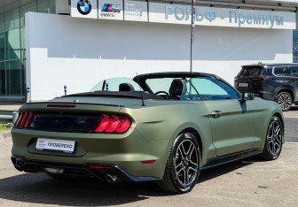 Подержанный автомобиль Ford Mustang Convertible 2018 года (22 фото)