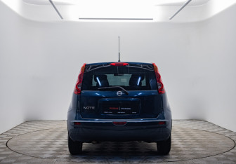 Подержанный автомобиль Nissan Note 2013 года (6 фото)