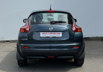 Подержанный автомобиль Nissan Juke 2012 года (6 фото)