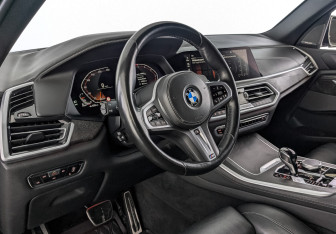 Подержанный автомобиль BMW X5 2022 года (16 фото)