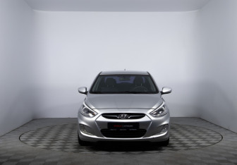 Подержанный автомобиль Hyundai Solaris Sedan 2013 года (2 фото)