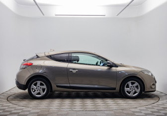 Подержанный автомобиль Renault Megane Hatchback 2010 года (4 фото)