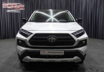 Подержанный автомобиль Toyota RAV4 2024 года (2 фото)