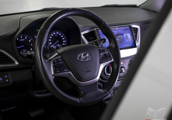 Подержанный автомобиль Hyundai Solaris Sedan 2017 года (10 фото)