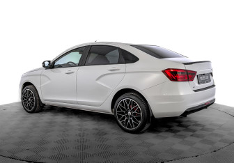 Подержанный автомобиль LADA (ВАЗ) Vesta Sedan 2019 года (7 фото)