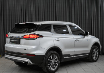 Подержанный автомобиль Geely Atlas Pro 2022 года (4 фото)