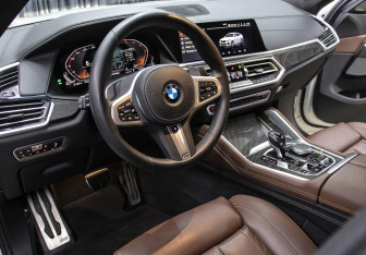 Подержанный автомобиль BMW X6 2020 года (16 фото)