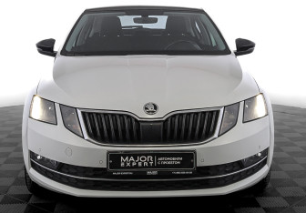 Подержанный автомобиль Skoda Octavia Liftback 2019 года (2 фото)