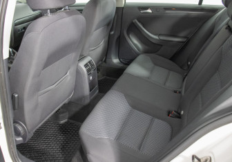 Подержанный автомобиль Volkswagen Jetta Sedan 2013 года (11 фото)