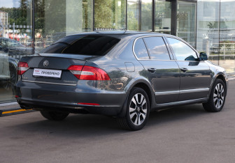 Подержанный автомобиль Skoda Superb Liftback 2014 года (5 фото)