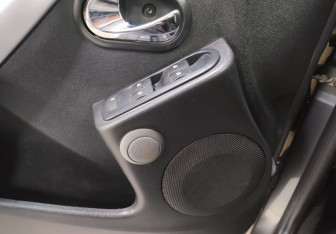 Подержанный автомобиль Nissan Terrano 2015 года (18 фото)