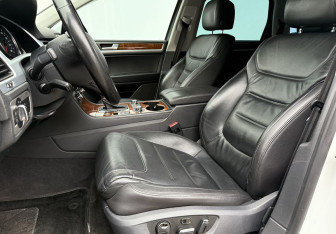 Подержанный автомобиль Volkswagen Touareg 2013 года (10 фото)