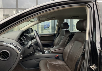 Подержанный автомобиль Audi Q7 2014 года (23 фото)