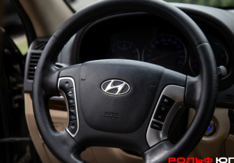 Подержанный автомобиль Hyundai Santa Fe 2012 года (10 фото)