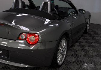 Подержанный автомобиль BMW Z4 Roadster 2004 года (49 фото)